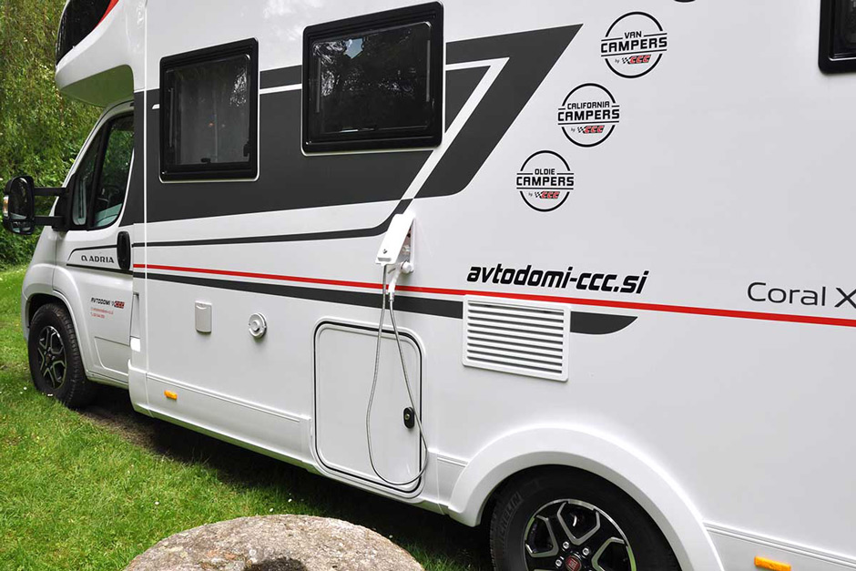 Najem avtodoma Adria Sonic 700 SL Plus Avtomatski menjalnik