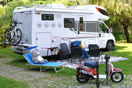 Najem avtodoma Adria Coral XL 600 DP PLUS
