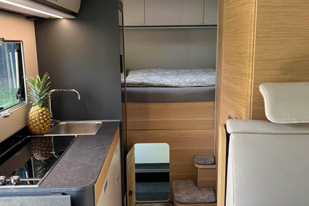 Najem avtodoma Adria Coral XL 600 DP PLUS